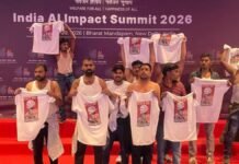 यूथ कांग्रेस के कार्यकर्ताओं का AI Summit में प्रदर्शन, टी-शर्ट उतारकर पीएम मोदी के खिलाफ किया विरोध, बीजेपी भड़की, बोली- ये देश विरोधी हरकत