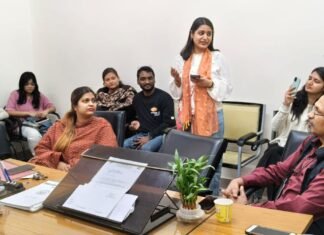 गोरखपुर:शोधार्थियों ने गोरखपुर विश्वविद्यालय के विभिन्न संकायों के साथ-साथ शहर के प्रमुख स्थानीय पर्यटन स्थलों का भी किया अवलोकन