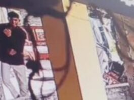 यूपी में सरिया-सीमेंट की दुकान से लाखों की चोरी, सीसीटीवी में कैद हुआ शातिर चोर