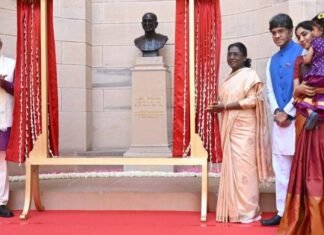 राष्ट्रपति भवन से हटाई गई लुटियंस की प्रतिमा, बनाई सी. उस जगह बनाई गई राजगोपालाचारी की मूर्ति , देश गुलामी की निशानियों को पीछे छोड़ रहा है