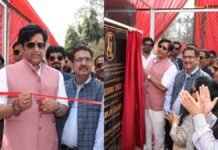 UP: सांसद रवि किशन शुक्ल ने गोरखपुर क्लब में किया टेनिस कोर्ट का उद्घाटन, युवाओं को खेल से जोड़ने का संकल्प