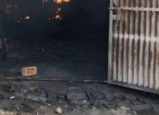 धुआं, धमाके और दहशत… इटावा की फ्रेंड्स कॉलोनी में आग से मचा हड़कंप