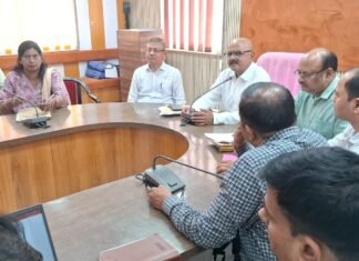 गोरखपुर में सीएमओ की अध्यक्षता में हुई डेटा वेलीडेशन सम्बन्धी मासिक बैठक