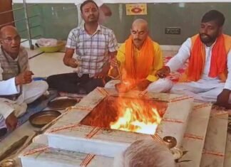 मस्जिद में जबरन धर्म परिवर्तन, मारपीट, प्रताड़ना…12 साल बाद हुई संतोष शुक्ला की घर वापसी, दोबारा अपनाया सनातन धर्म