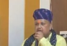 देवरिया: राज्यमंत्री विजय लक्ष्मी गौतम पर गंभीर आरोप, ब्लॉक प्रमुख प्रतिनिधि अमित सिंह ने लगाया उत्पीड़न और दबाव का इल्ज़ाम