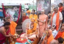 वाराणसी: काशी से शुरू हुई गोप्रतिष्ठा धर्मयुद्ध यात्रा, शंकराचार्य अविमुक्तेश्वरानंद सरस्वती ने लिया गौ माता की रक्षा का संकल्प