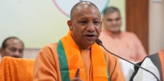 यूपी: आंगनबाड़ी कार्यकर्ताओं को बड़ी सौगात, योगी सरकार देगी साड़ी-यूनिफॉर्म, बीमा-आयुष्मान कार्ड का भी मिलेगा लाभ