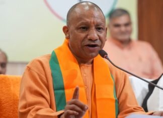 यूपी: आंगनबाड़ी कार्यकर्ताओं को बड़ी सौगात, योगी सरकार देगी साड़ी-यूनिफॉर्म, बीमा-आयुष्मान कार्ड का भी मिलेगा लाभ