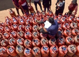 गैस की कालाबाजारी को रोकने के लिए महाराष्ट्र सरकार की सख्त