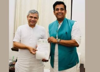 दादर-गोरखपुर एक्सप्रेस को मिली नियमित संचालन की मंजूरी…गोरखपुर सांसद रवि किशन की मेहनत रंग लाई