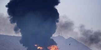 ईरान ने अमेरिका-ब्रिटेन के बेस पर बरसाईं मिसाइलें! हिंद महासागर तक पहुंचा युद्ध