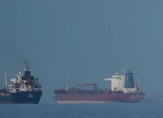 वैश्विक तनाव के बीच भारत को राहत…LPG लेकर होर्मुज पार कर रहे दो भारतीय टैंकर