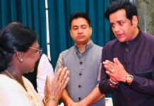 गोरखपुर: सांसद रवि किशन ने राष्ट्रपति द्रौपदी मुर्मू से की मुलाकात, वनटांगिया व आदिवासी समाज के विकास की रखी सशक्त तस्वीर