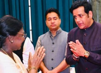 गोरखपुर: सांसद रवि किशन ने राष्ट्रपति द्रौपदी मुर्मू से की मुलाकात, वनटांगिया व आदिवासी समाज के विकास की रखी सशक्त तस्वीर