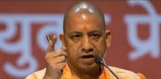 लखनऊ: यूपी में तेल-गैस की किल्लत पर फैलाई अफवाहों पर सीएम योगी का सख्त रुख,कालाबाजारी और जमाखोरी पर होगी कड़ी कार्रवाई