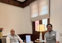 रक्षा मंत्री Rajnath Singh से मिले सांसद Ravi Kishan, गोरखपुर एयरपोर्ट विस्तार पर हुई अहम चर्चा