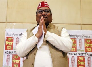 मुगलसराय में डॉ. संजय निषाद का भव्य स्वागत, कार्यकर्ताओं को दिए चुनावी जीत के मंत्र