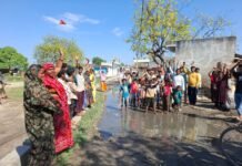 चंदौली के महेवा-मेहमदपुर में 5 साल से बदहाल सड़क-नालियों से त्रस्त ग्रामीण, आंदोलन और चुनाव बहिष्कार की दी चेतावनी