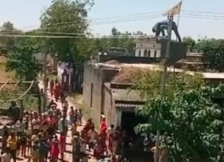 यूपी में खंभे पर काम कर रहे लाइनमैन की करेंट लगने से दर्दनाक मौत, गांव में पसरा मातम