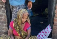 चालाकापुर में आकाशीय बिजली से आग: दो मौतें, राख के बीच अधजली किताब पर लिखती तस्वीर ने झकझोरा