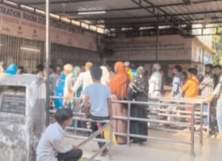 ओपीडी देर से खुलने पर स्वास्थ्य व्यवस्था बेपटरी, गरीब मरीज निजी अस्पतालों की ओर कर रूख