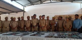 गोरखपुर पुलिस को CEIR पोर्टल से बड़ी सफलता: 852 गुम मोबाइल बरामद, 1.27 करोड़ से अधिक कीमत के फोन मालिकों को सौंपे