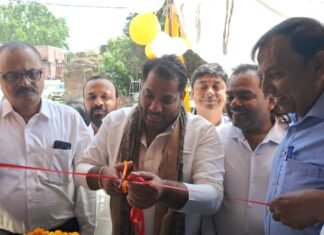 विधायक ने बीपीएचयू का उद्घाटन कर सीएचसी की व्यवस्थाओं का लिया जायजा, सम्मानित हुए प्रधान