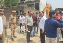 संतकबीरनगर में ब्रिटिश मौलाना के अवैध मदरसे पर गरजा बुलडोजर