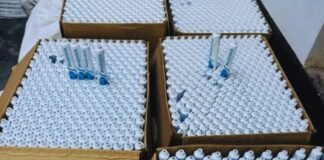 नकली सेंसोडाइन टूथपेस्ट बनाने वाली फैक्ट्री का पर्दाफाश, 130 किलो नकली पेस्ट बरामद, लाखों का समान जब्त