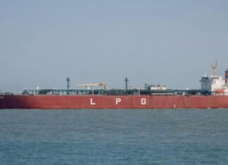 EXCLUSIVE: सीजफायर होते ही एक्टिव हुआ भारत, ईरान से संपर्क कर होर्मुज में फंसे 16 भारतीय जहाजों के रेस्क्यू की प्लानिंग तेज