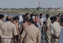 वृंदावन के यमुना घाट पर स्टीमर पलटने से बड़ा हादसा, कई लापता, तलाश जारी