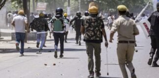 Noida Labour Protest: नोएडा में फिर बवाल! सेक्टर-80 में फिर भड़का मजदूरों का प्रदर्शन, पुलिस ने संभाला मोर्चा