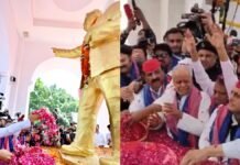 सियासी श्रद्धांजलि! अंबेडकर जयंती पर लाल टोपी-नीले गमछे में दिखाई दिए अखिलेश यादव