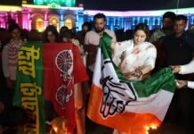 महिला आरक्षण बिल पर सियासी घमासान तेज, अपर्णा यादव का विधानसभा पर जोरदार प्रदर्शन, कांग्रेस-सपा का झंडा जलाया