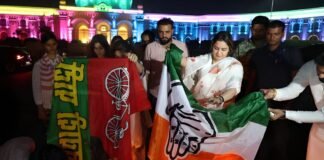 महिला आरक्षण बिल पर सियासी घमासान तेज, अपर्णा यादव का विधानसभा पर जोरदार प्रदर्शन, कांग्रेस-सपा का झंडा जलाया