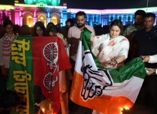 महिला आरक्षण बिल पर सियासी घमासान तेज, अपर्णा यादव का विधानसभा पर जोरदार प्रदर्शन, कांग्रेस-सपा का झंडा जलाया