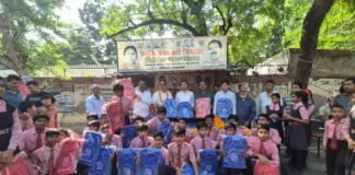 लखनऊ में ‘नारी शक्ति वंदन अभिनंदन’ कार्यक्रम का भव्य आयोजन, पार्षद नागेन्द्र सिंह चौहान ने छात्राओं को वितरित किए स्कूल बैग