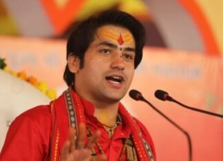 ‘लाहौर में खोल लो अपनी कंपनी…’, लेंसकार्ट विवाद पर बोले धीरेंद्र शास्त्री