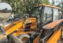 UP: फर्रुखाबाद में अवैध खनन पर बड़ी कार्रवाई, 2 जेसीबी और 3 डम्पर सीज