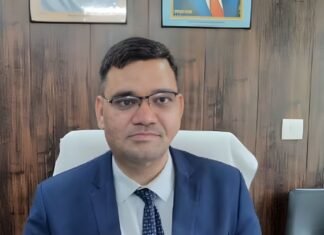 UP: IAS रिंकू सिंह राही ने वापस लिया इस्तीफा, प्रशासनिक व्यवस्था पर उठाए थे गंभीर सवाल