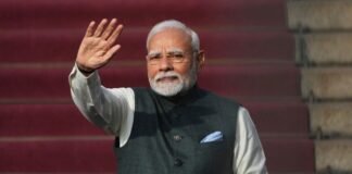 UP: पीएम मोदी का वाराणसी को 6,350 करोड़ का तोहफा, अमृत भारत ट्रेनों को भी दिखाई हरी झंडी