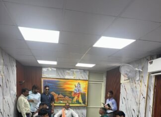 लखनऊ- सवर्ण मोर्चा का जोरदार प्रदर्शन, UGC कानून पर उठाए सवाल, डिप्टी सीएम बृजेश पाठक से मिलकर मांगा समाधान, ‘काला कानून’ बताया