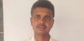 कपिल’ बना ‘कपिल देव’, नाम की त्रुटि से अटका आयुष्मान कार्ड, पीड़िता ने समाधान दिवस में लगाई गुहार