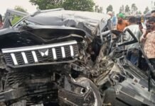 बरेली में बड़ा बाइपास पर दर्दनाक सड़क हादसा, खड़े टैंकर से बोलेरो और बाइक टकराई, 4 लोगों की मौत, 3 घायल