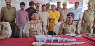 पिकअप चालक निकला कुरहना लूटकांड का मास्टर माइंड, 23 हजार रुपये, सोने का लॉकेट और तलवार बरामद