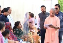 जनता दर्शन : गंभीर बीमारियों के इलाज के लिए आर्थिक सहायता की गुहार लगाने वालों को मुख्यमंत्री ने किया आश्वस्त