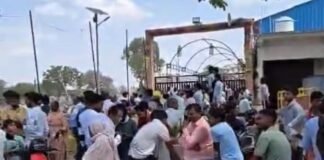 अमेठी में गैस संकट गहराया: घंटों लाइन में लगने व पर्ची कटने के बावजूद लोगों को नहीं मिल रहा सिलेंडर