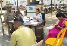 जसवंतनगर में जमीन आवंटन पर बवाल! सभासदों ने पालिका में जड़ा ताला