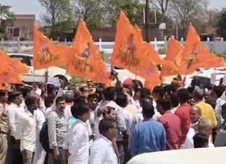 अमेठी में प्राचीन काली मंदिर पर कब्जे का आरोप, जिला पंचायत अध्यक्ष के नेतृत्व में प्रदर्शन; प्रशासन को सौंपा ज्ञापन