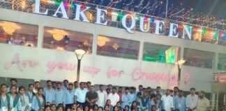 गोरखपुर पर्यटन में तेजी से आगे बढ़ रहा : बीआरडी पीजी कॉलेज बरहज के विद्यार्थियों ने चिड़ियाघर और रामगढ़ ताल के लेक क्वीन क्रूज का किया शैक्षणिक भ्रमण